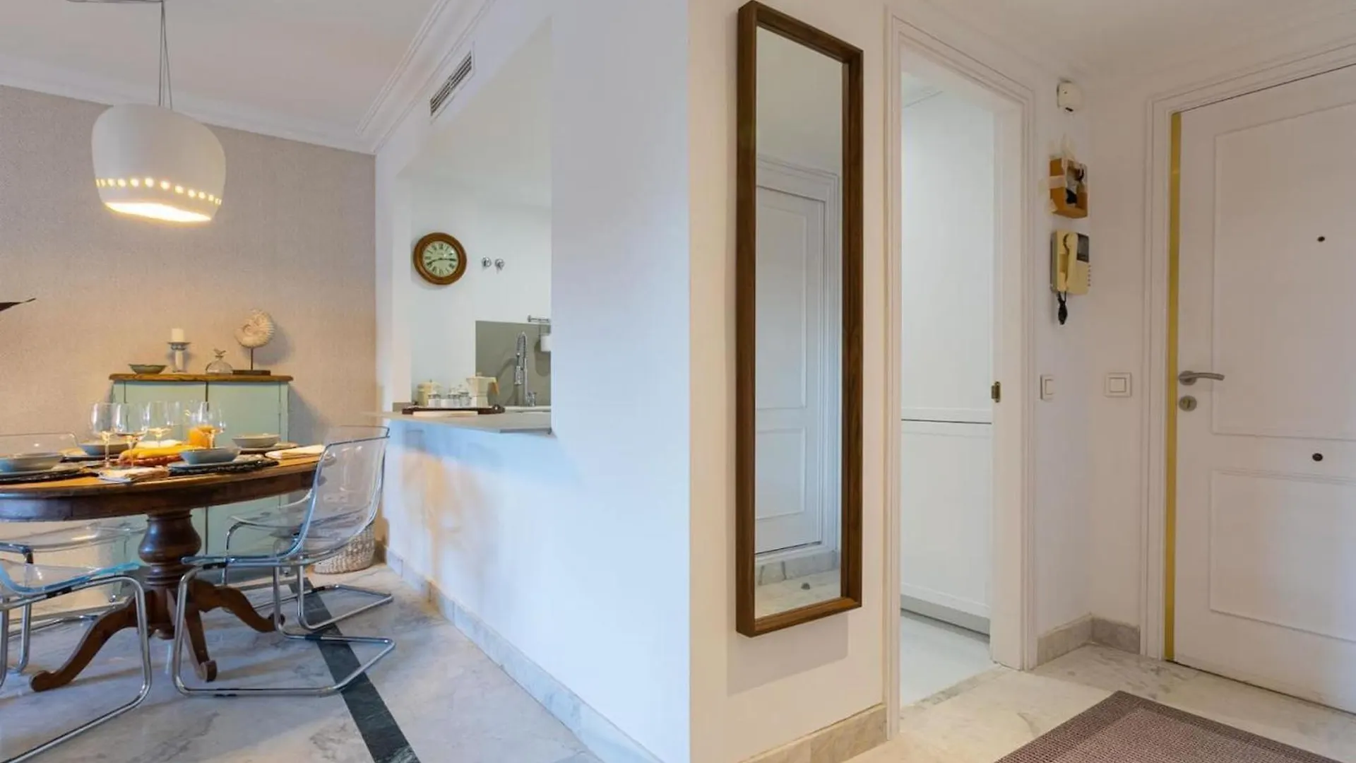 Banus Home Marbella 0*,  Spain